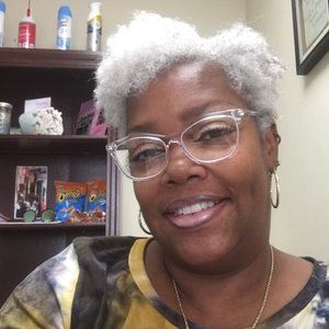 Meet your Posher, Genise